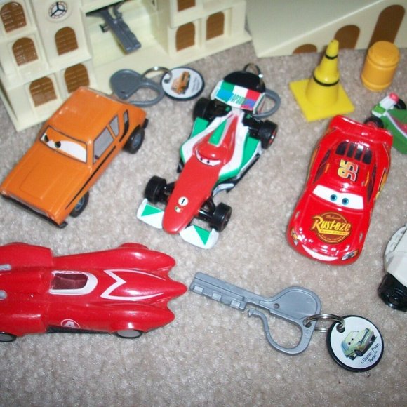 Disney Toys New Disney Pixar Cars 2 London Playset Key Charger
